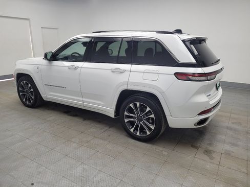 Used 2022 Jeep Grand Cherokee Overland w/ Luxury Tech Group IV image 3