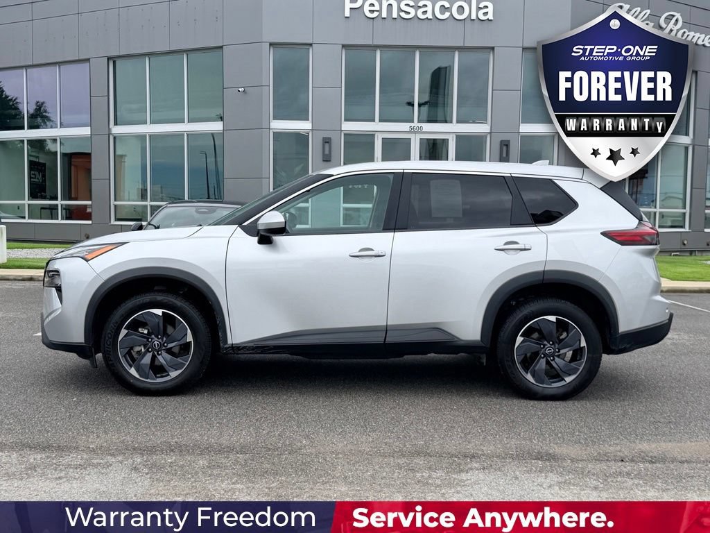Used 2024 Nissan Rogue SV FWD image 3