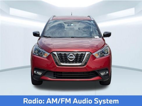 Used 2018 Nissan Kicks SR FWD image 12