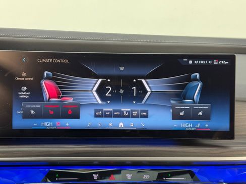 Used 2023 BMW i7 xDrive60 w/ Executive Package 2 image 29