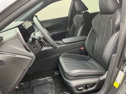 Used 2025 Lexus RX 500h F Sport image 8