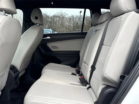 Certified 2021 Volkswagen Tiguan SE R-Line w/ 3rd Row Seat Package image 25