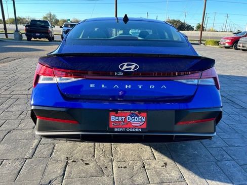 New 2026 Hyundai Elantra SEL Sport Premium FWD image 6