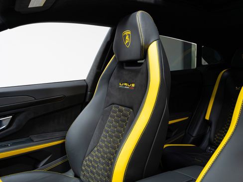 Used 2022 Lamborghini Urus image 15