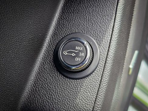 Used 2023 Chevrolet Traverse Premier AWD/4WD image 13