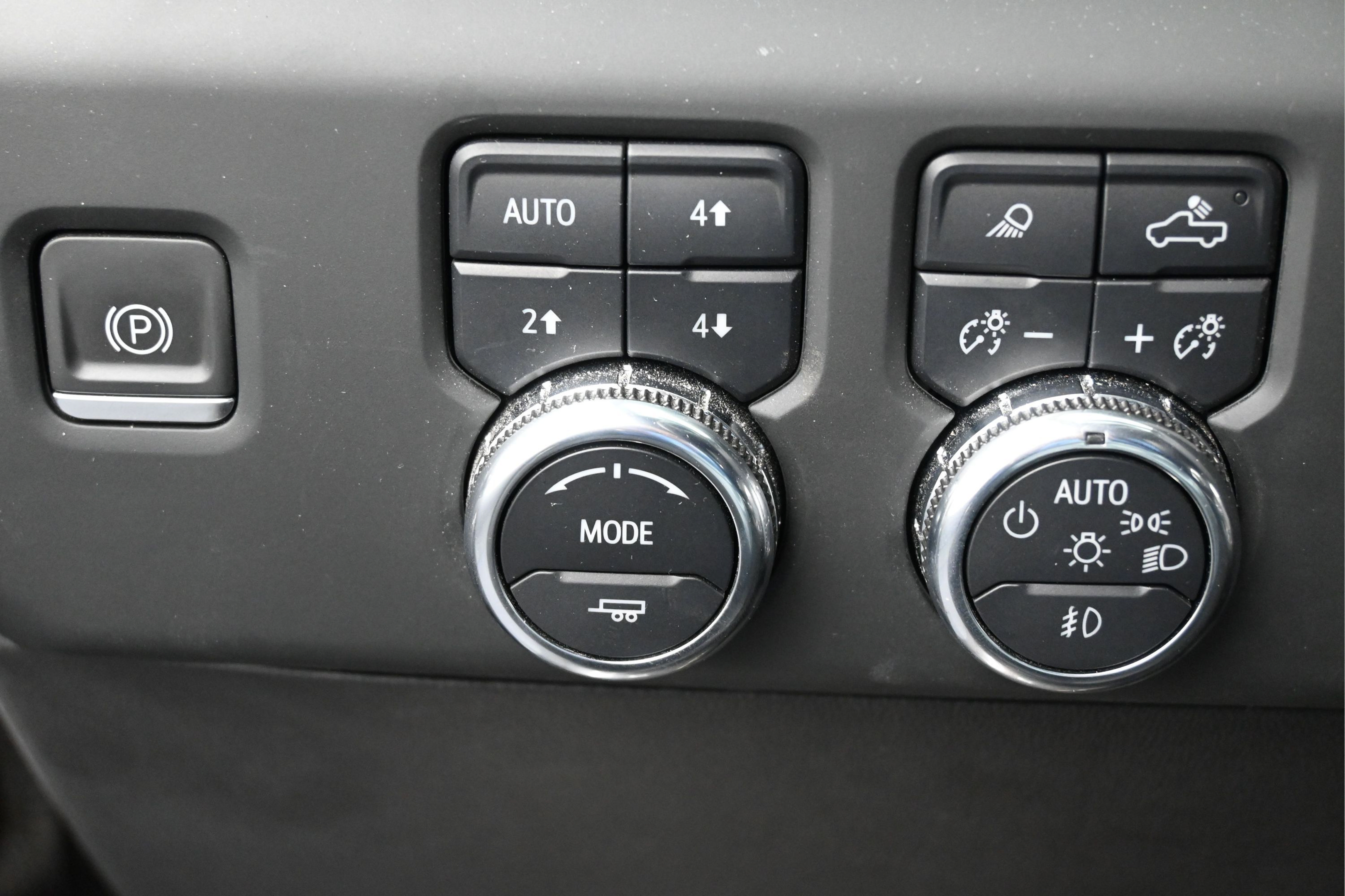 Used 2024 GMC Sierra 2500 AT4 w/ AT4 Premium Plus Package AWD/4WD image 21