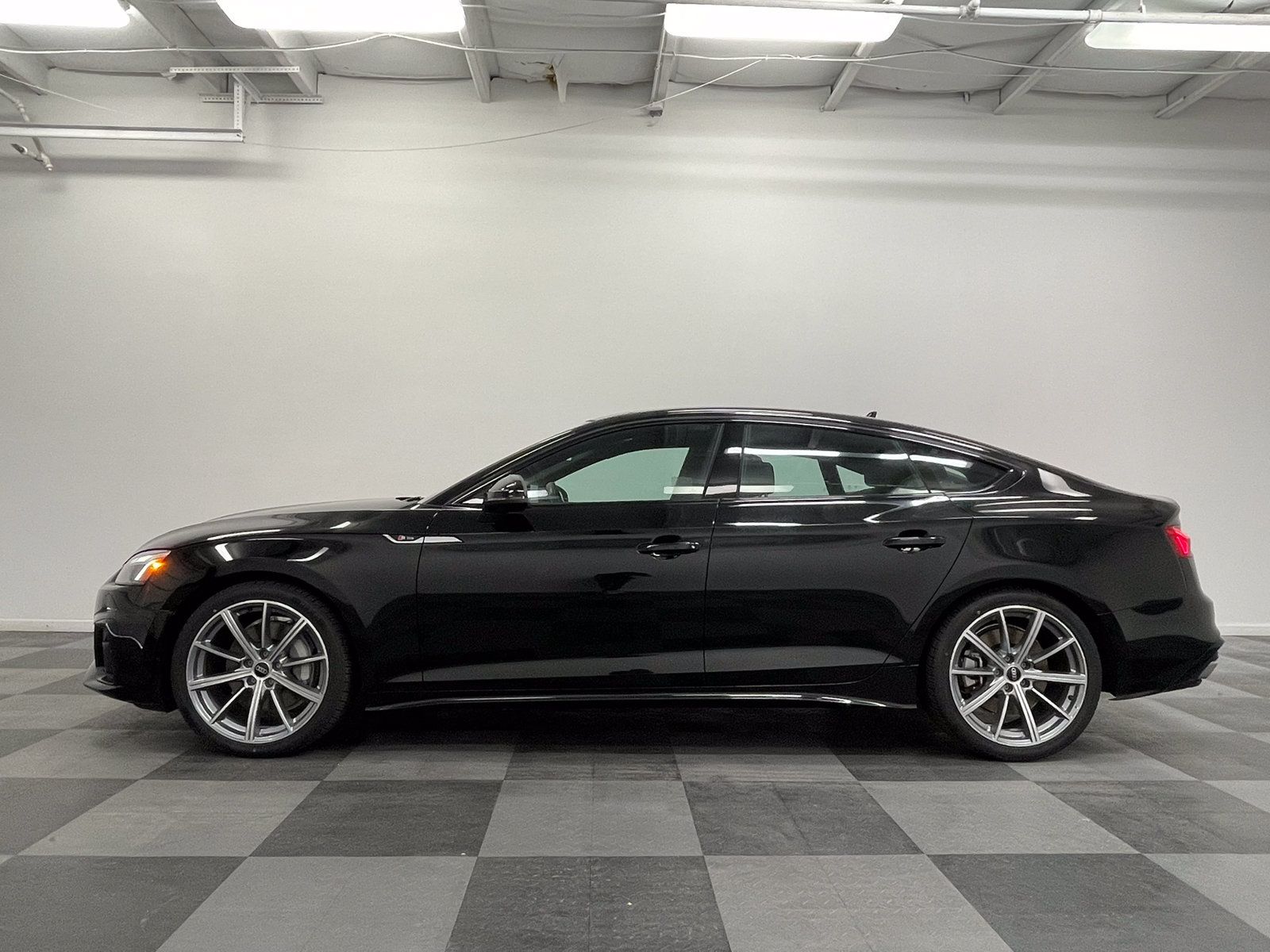 Used 2025 Audi A5 2.0T Premium Plus AWD/4WD image 4