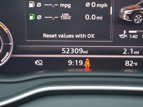 Used 2020 Audi Q5 e Premium w/ Convenience Package AWD/4WD image 15