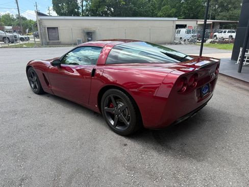 Used 2007 Chevrolet Corvette Coupe w/ Performance Package RWD image 3