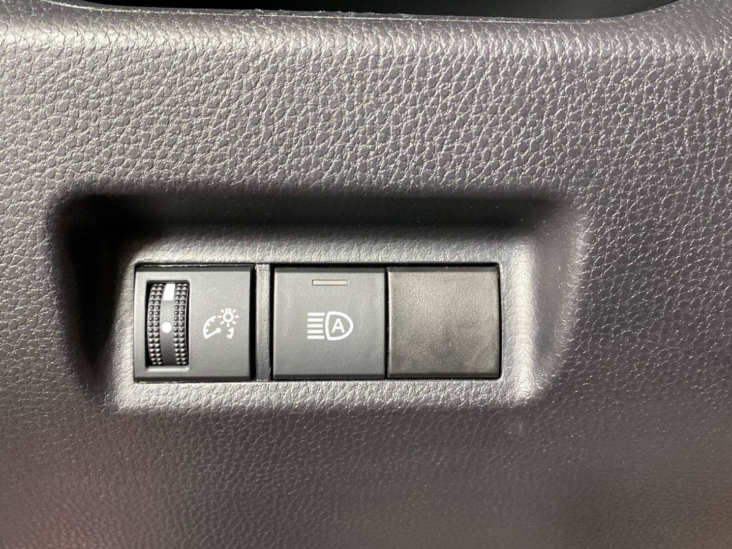 Used 2024 Toyota RAV4 LE AWD/4WD image 19