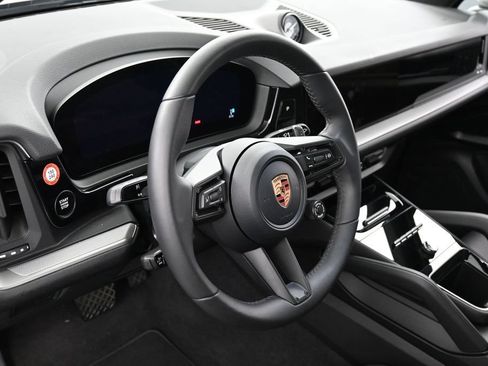 Certified 2026 Porsche Cayenne E-Hybrid AWD/4WD image 17