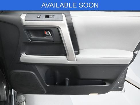 Used 2011 Toyota 4Runner SR5 w/ Premium Pkg w/Leather AWD/4WD image 35