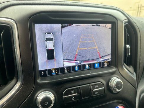 Used 2021 GMC Sierra 2500 AT4 w/ AT4 Preferred Package image 17