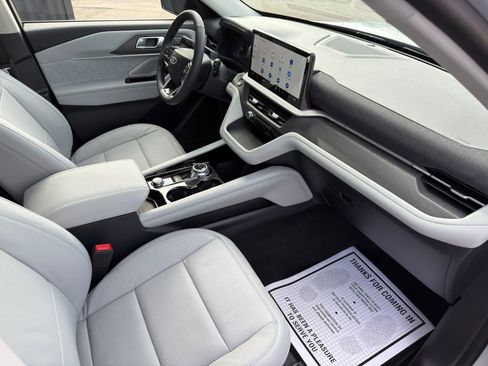 New 2026 Ford Explorer Platinum w/ LUX Leather Package image 39