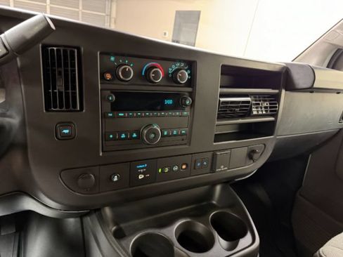 Used 2024 Chevrolet Express 3500 LT w/ LT Preferred Equipment Group RWD image 12