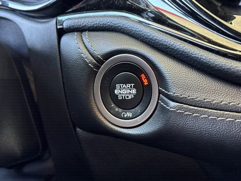 Used 2024 Dodge Durango SXT image 32