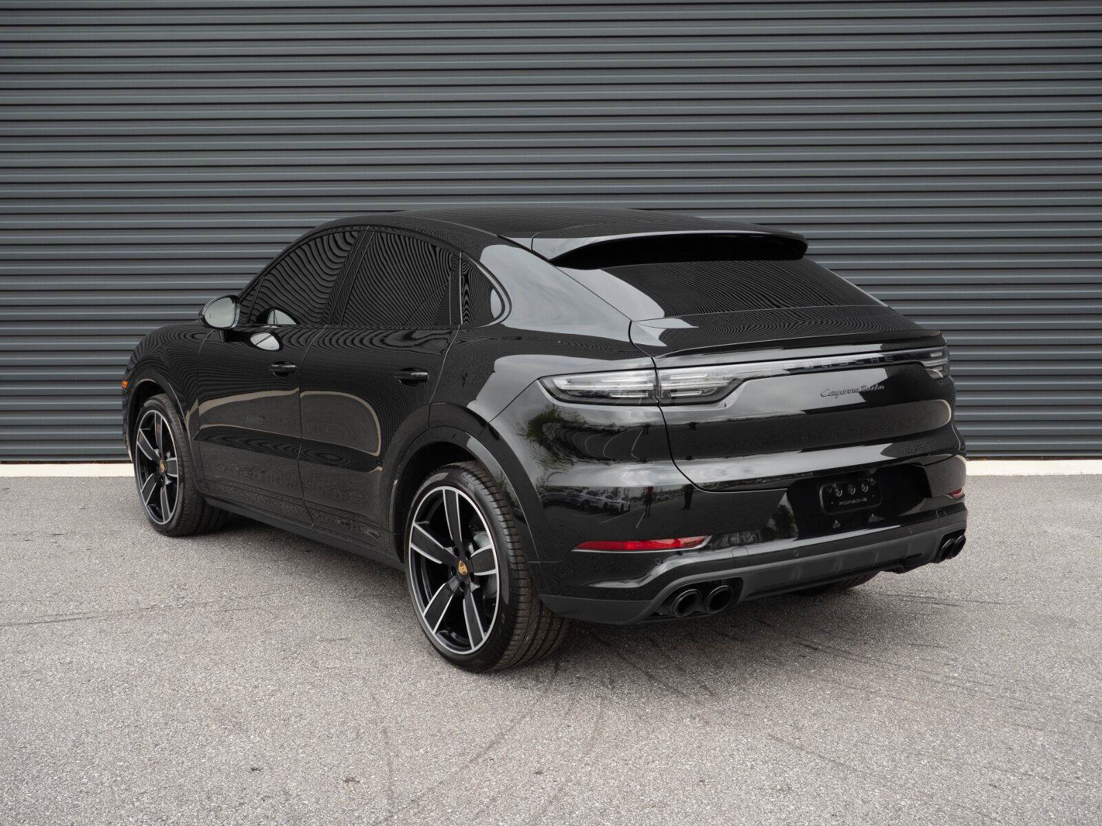 Certified 2023 Porsche Cayenne Turbo AWD/4WD image 3
