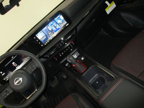New 2026 Nissan Kicks SR w/ Cold Weather Package image 20
