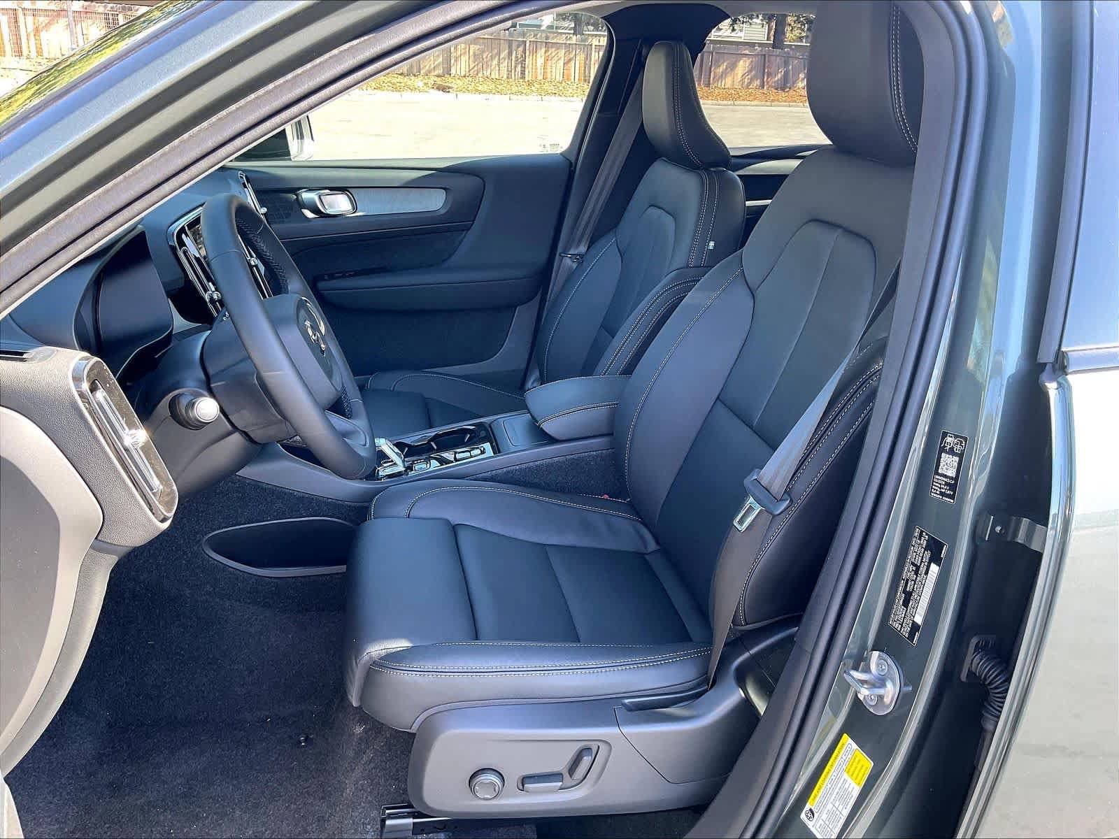 New 2026 Volvo XC40 B5 Plus AWD/4WD image 11