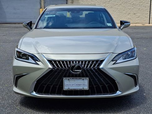 Used 2025 Lexus ES 350 w/ Premium Package FWD image 2