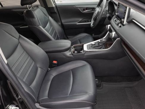 Used 2021 Toyota RAV4 Limited image 21