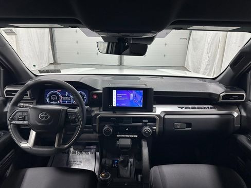 Used 2025 Toyota Tacoma TRD Off-Road image 42