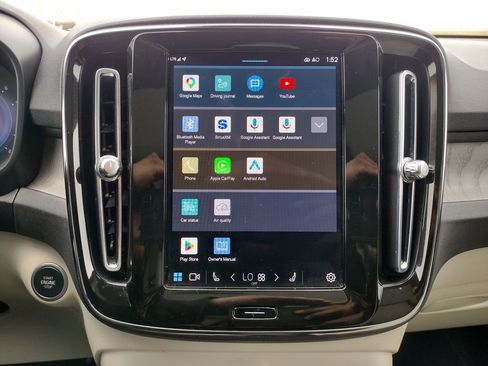 Used 2023 Volvo XC40 B4 Ultimate image 26