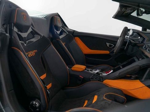 Used 2024 Lamborghini Huracan EVO image 26