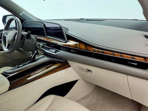 Used 2021 Cadillac Escalade Sport Platinum image 29