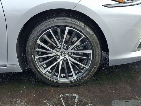 Used 2024 Lexus ES 350 350 w/ Premium Package image 11