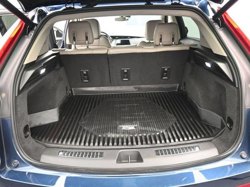 Used 2021 Cadillac XT4 Premium Luxury AWD/4WD image 21