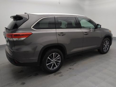 Used 2019 Toyota Highlander XLE image 10