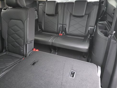 New 2024 Volkswagen Atlas SE image 14