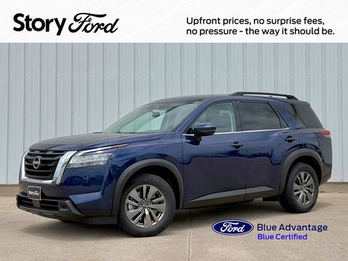 Used 2022 Nissan Pathfinder SV AWD/4WD image 1