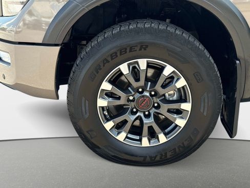 Used 2024 Nissan Titan PRO-4X w/ Pro-4x Convenience Package AWD/4WD image 12