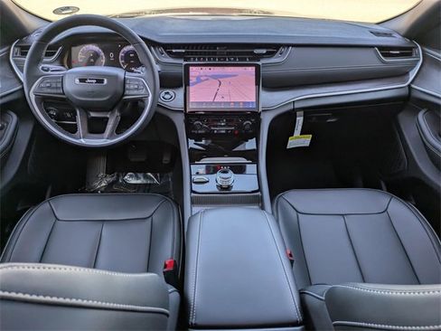 New 2025 Jeep Grand Cherokee Limited w/ Black Appearance Package image 24