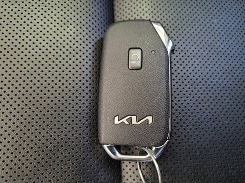 Used 2022 Kia Telluride LX AWD/4WD image 32