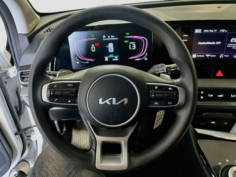 Used 2023 Kia Sportage LX AWD/4WD image 11