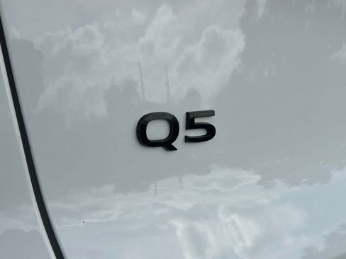 Used 2025 Audi Q5 Premium w/ Convenience Package image 52