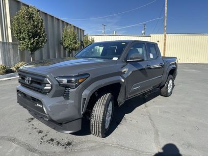 New 2025 Toyota Tacoma SR5