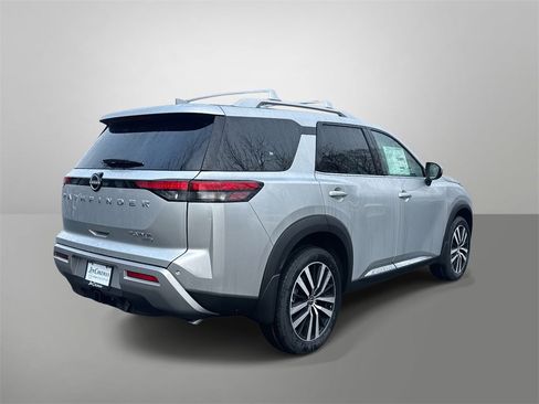 New 2025 Nissan Pathfinder Platinum image 16