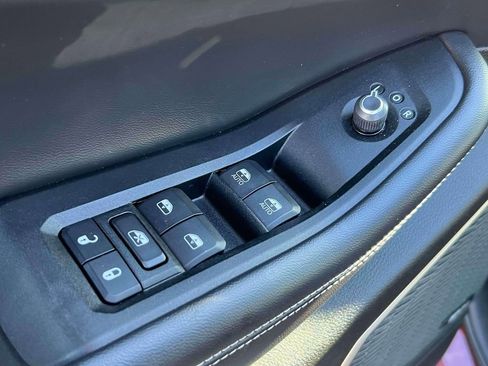 Used 2022 Jeep Grand Cherokee L Limited image 18