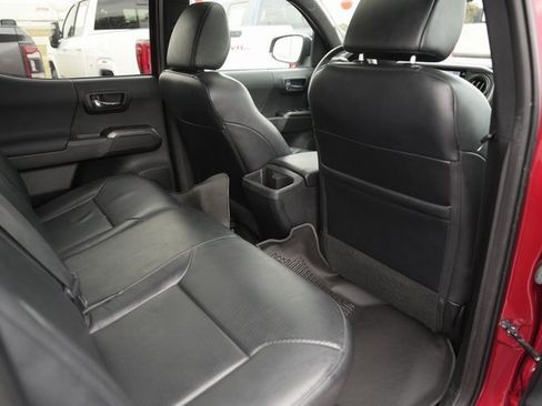 Used 2021 Toyota Tacoma TRD Off-Road image 15