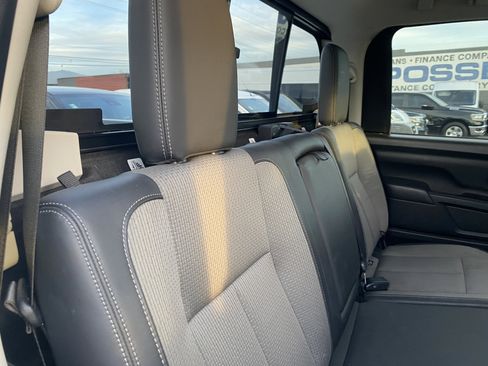 Used 2021 Nissan Titan S image 23