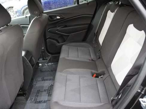 Used 2024 Chevrolet Trax RS w/ Driver Confidence Package FWD image 17