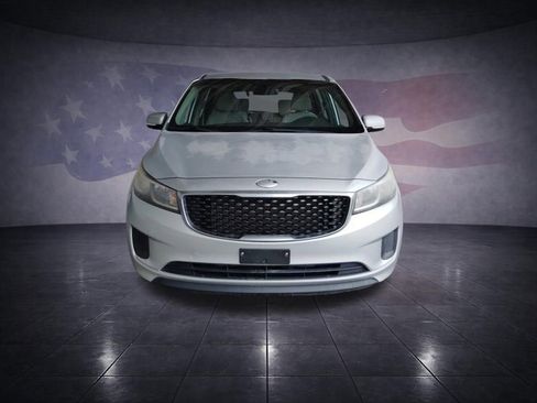 Used 2018 Kia Sedona L FWD image 8