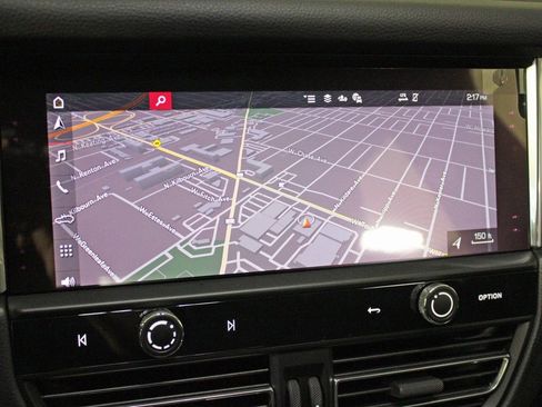 Certified 2026 Porsche Macan AWD/4WD image 26