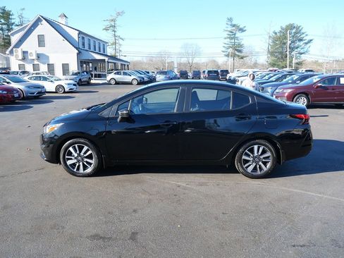 Used 2021 Nissan Versa SV image 7