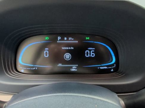 Used 2025 Hyundai Venue Limited FWD image 14