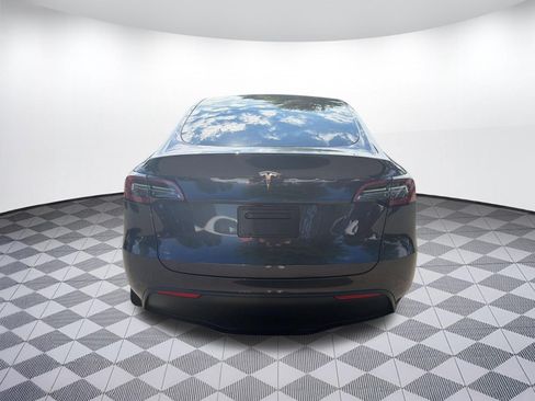 Used 2024 Tesla Model Y Long Range RWD image 6